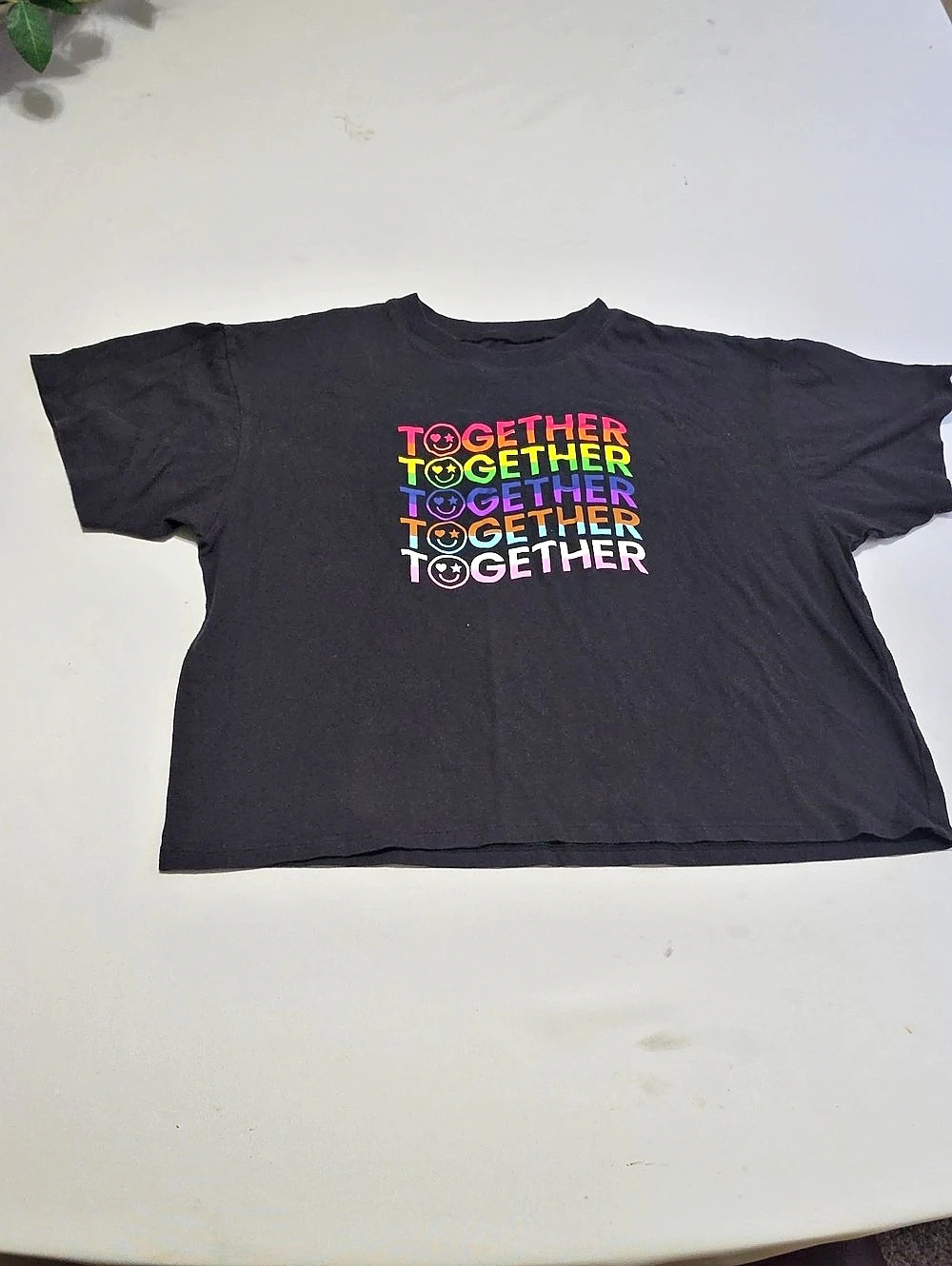 sugar & jade Graphic Short Sleeve Tee Size Medium